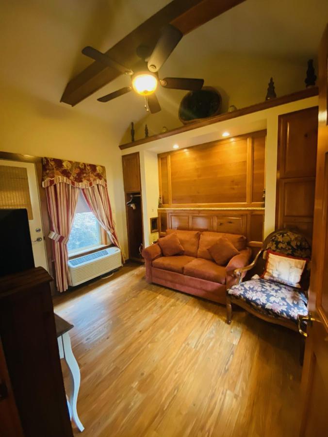 All Seasons Treehouse Village 유레카 스프링스 외부 사진
